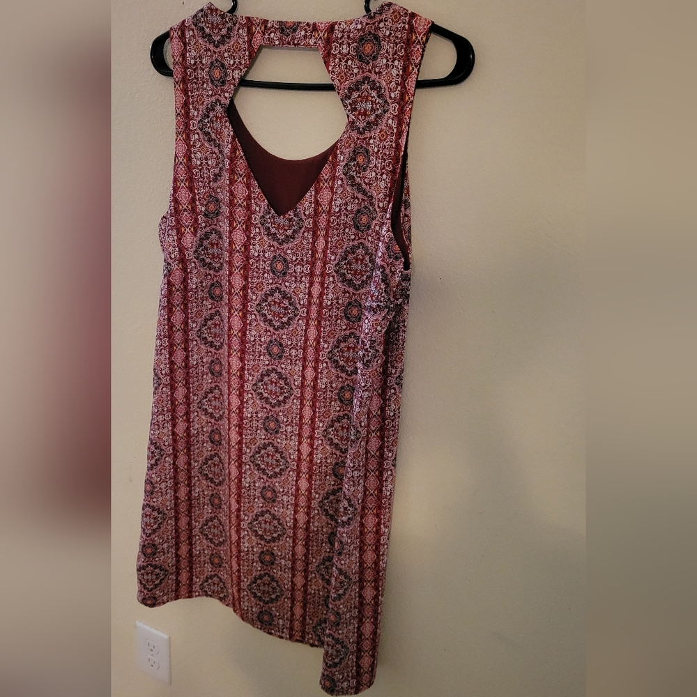 NWOT! SLEEVELESS DRESS - Picture 4 of 5